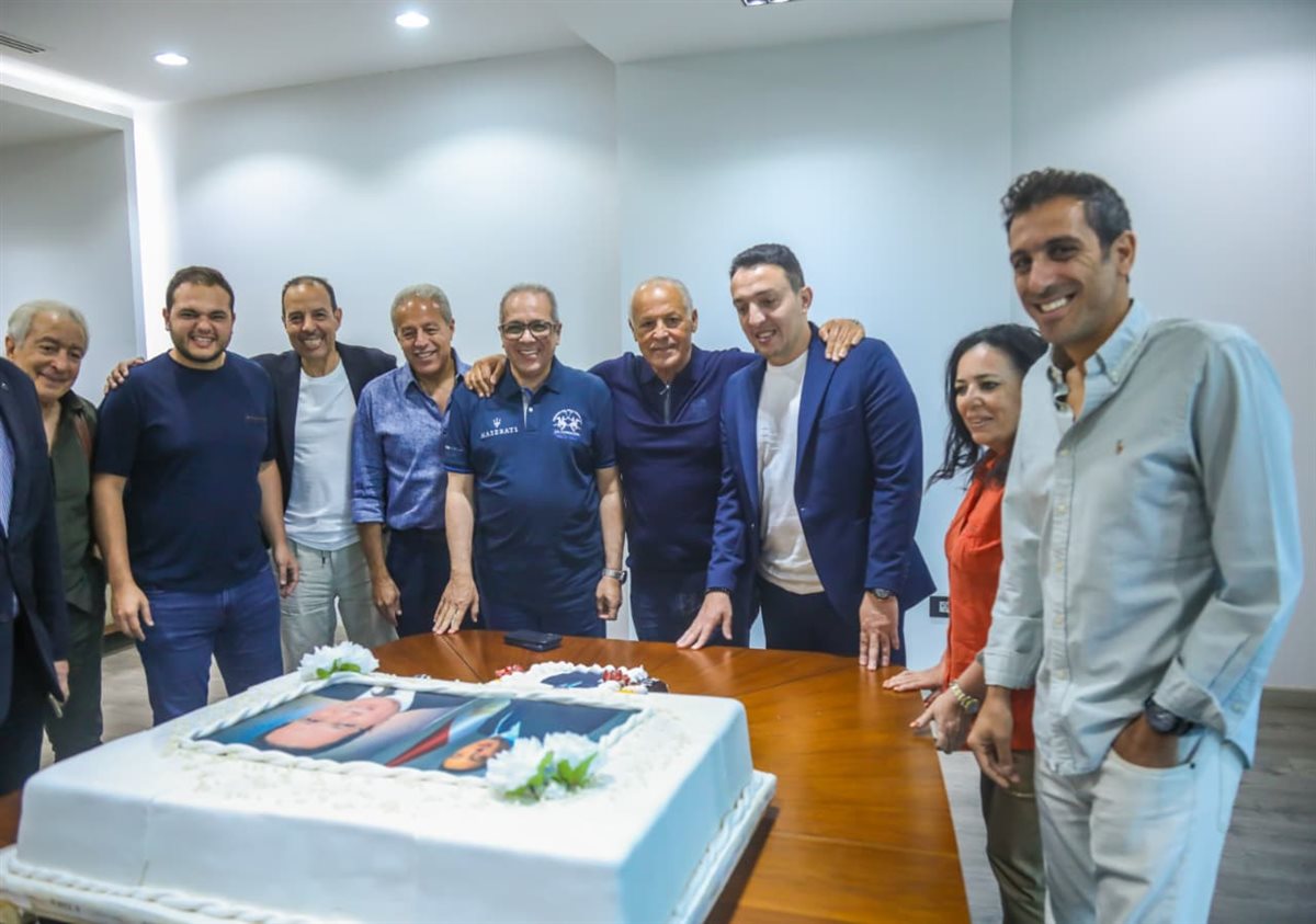 أثناء تهنئة المهندس هاني أبو ريدة رئيس الاتحاد بمناسبة عيد ميلاده