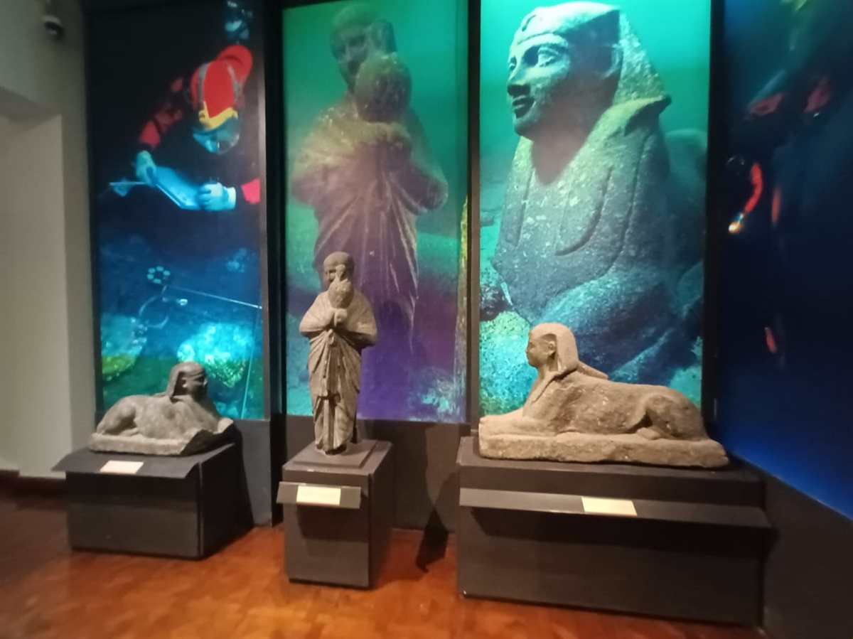 قطع أثرية من ميناء أبو قير البحري بالإسكندرية