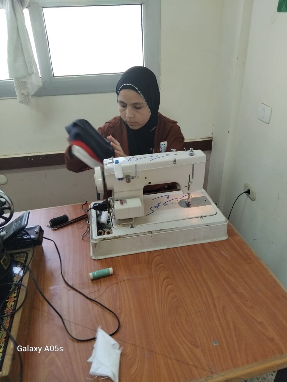 تعليم المنوفية يطلق أول وحدة منتجة لتدريب الطالبات على الخياطة بقرية صبايا العنب