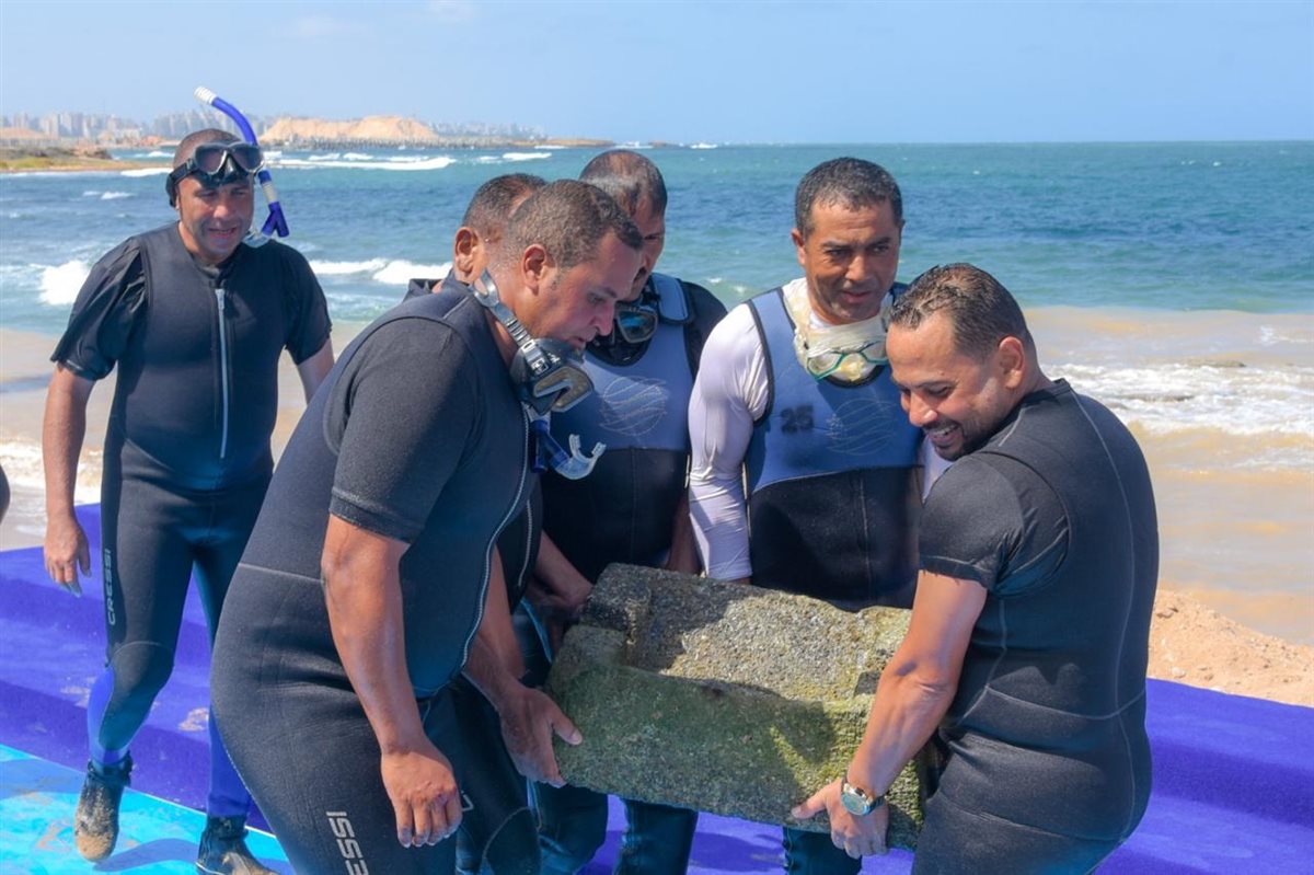 انتشال اثار غارقة