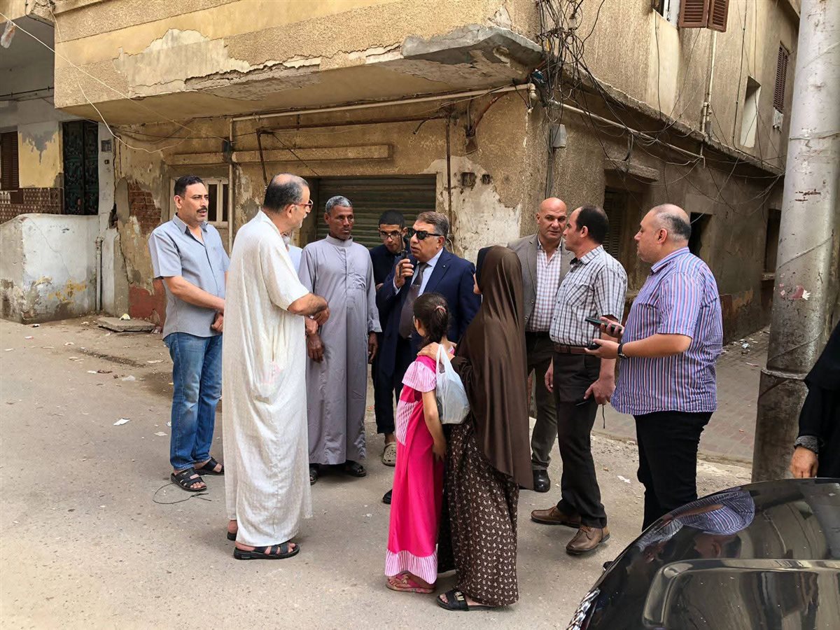 محافظ الدقهلية يتفقد منطقة قولونجيل بالمنصورة ويوجه بسرعة حل شكاوى المواطنين بشأن مياه الصرف الصحي