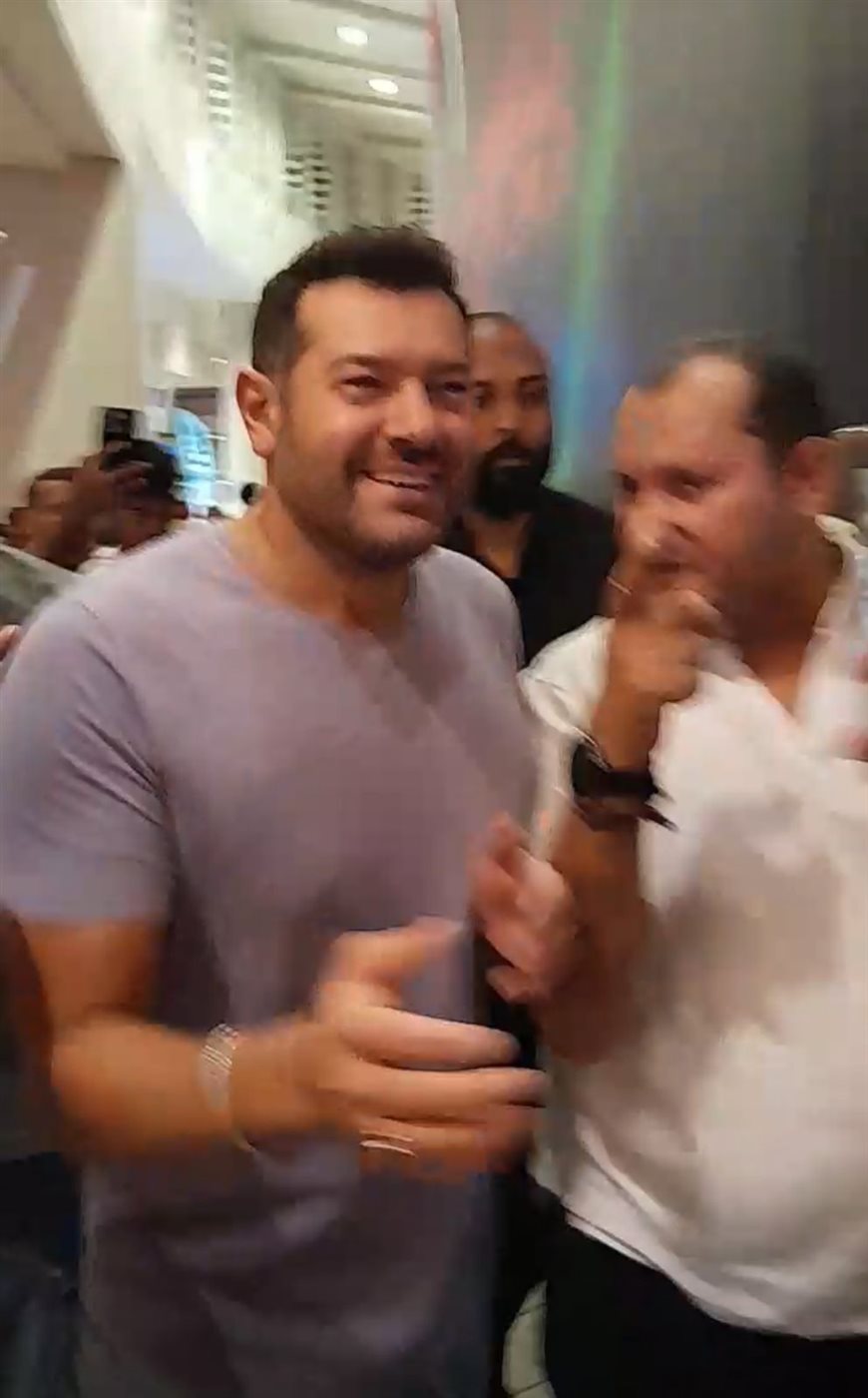 وصول عمرو يوسف سينما بمول مصر لمشاهدة فيلمه الجديد درويش