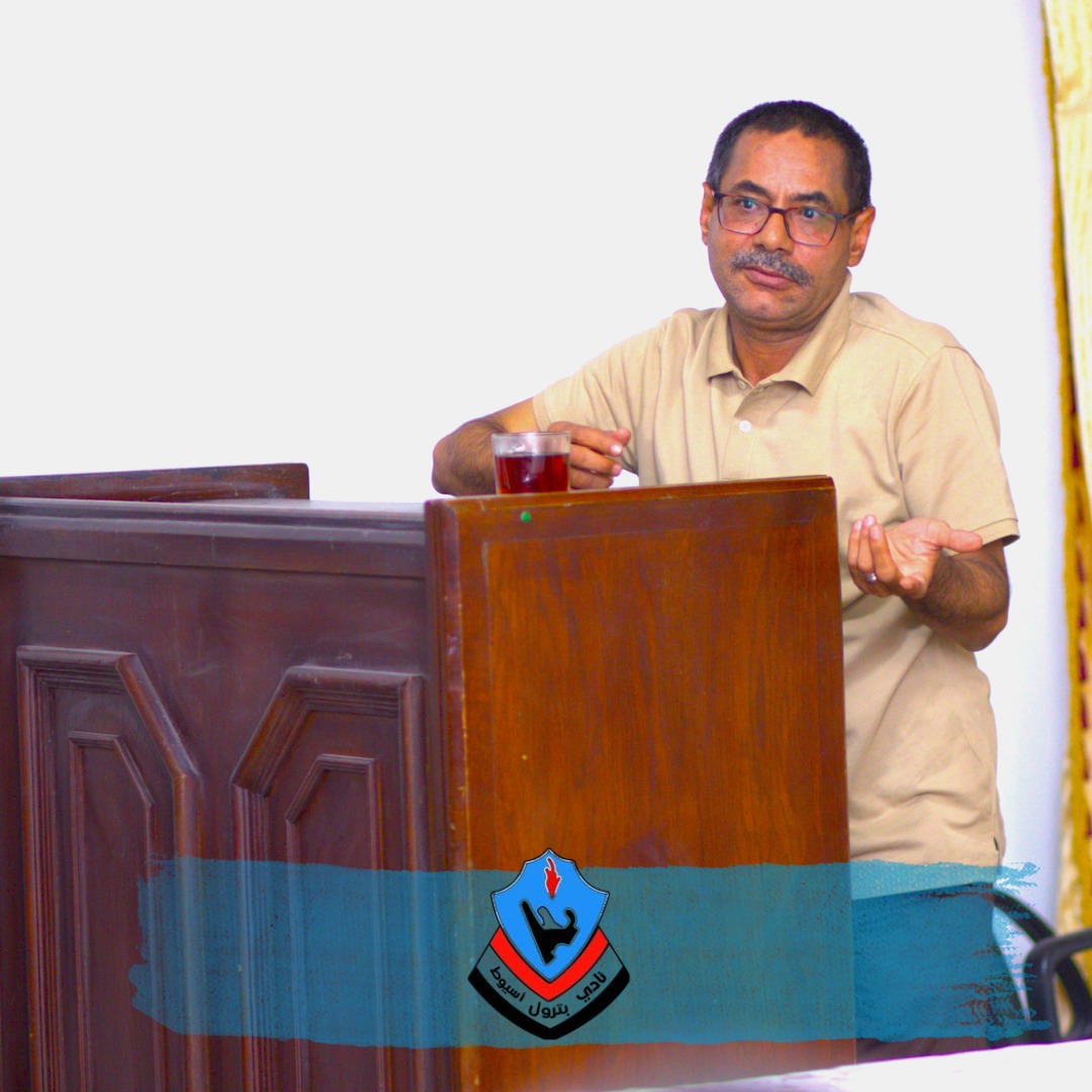 رئيس بترول أسيوط يجتمع مع اللاعبين ويؤكد ثقته في تحقيق الفوز بالدوري