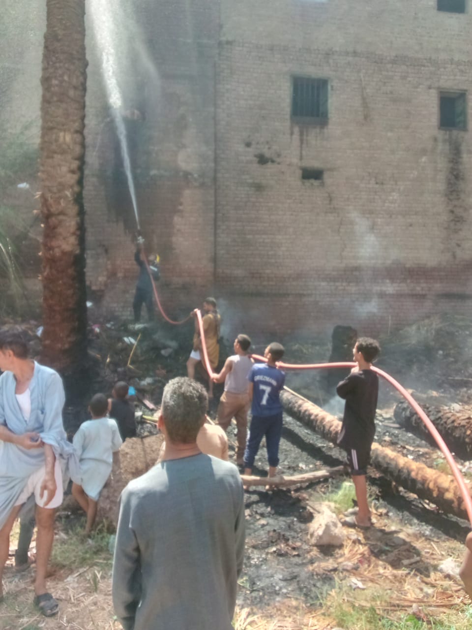 جانب من الحريق