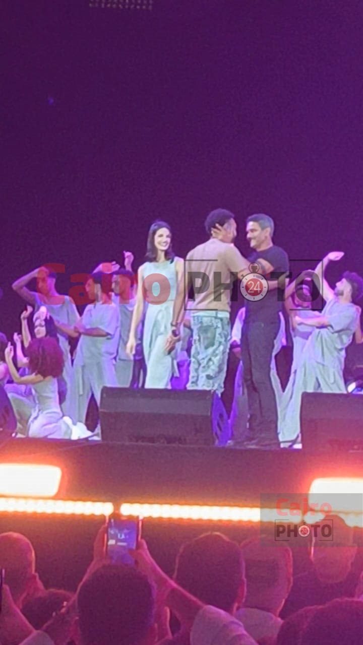 آسر ياسين وتارا عماد مفاجأة حفل ويجز بمهرجان العلمين الجديدة