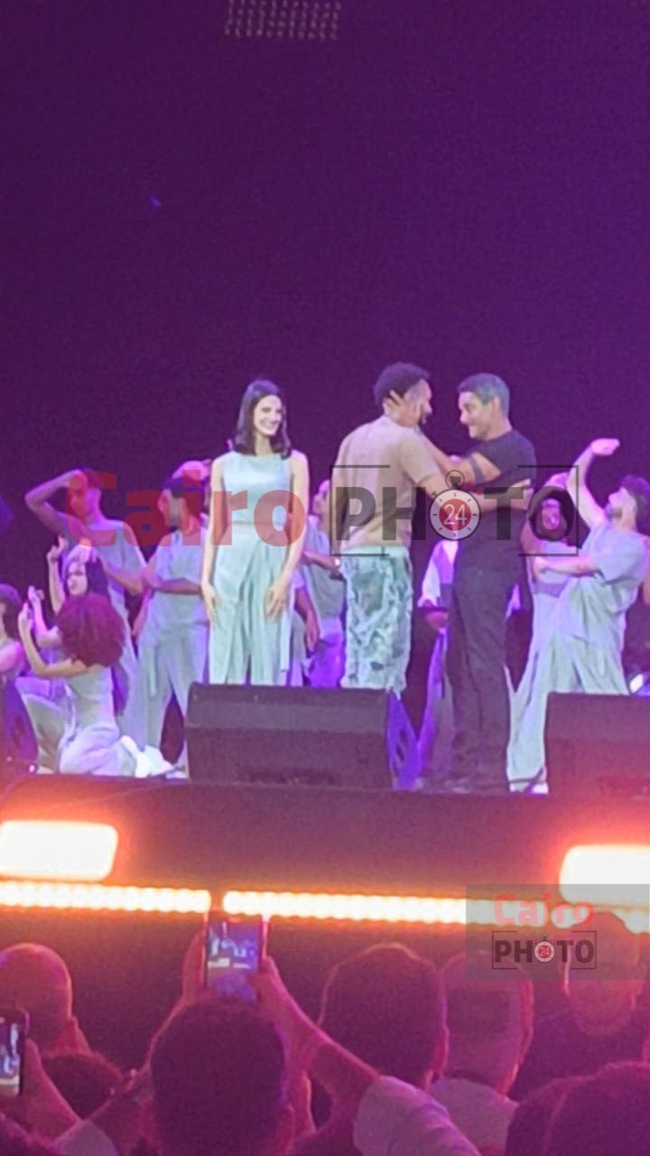 آسر ياسين وتارا عماد مفاجأة حفل ويجز بمهرجان العلمين الجديدة