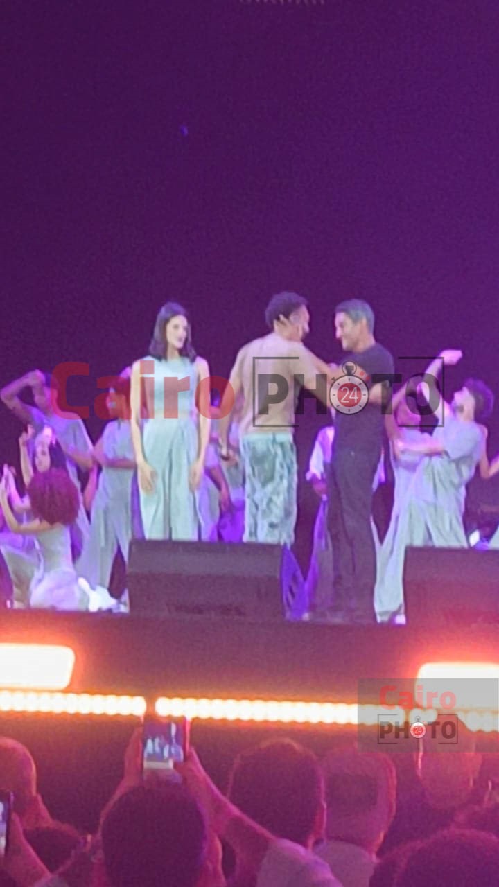 آسر ياسين وتارا عماد مفاجأة حفل ويجز بمهرجان العلمين الجديدة