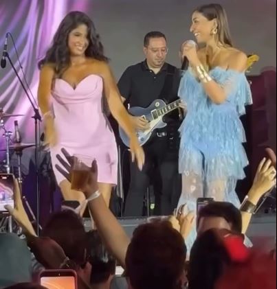 <strong>دينا الشربيني تشارك روبي الغناء  بحضور كريم عبد العزيز وزوجته </strong>