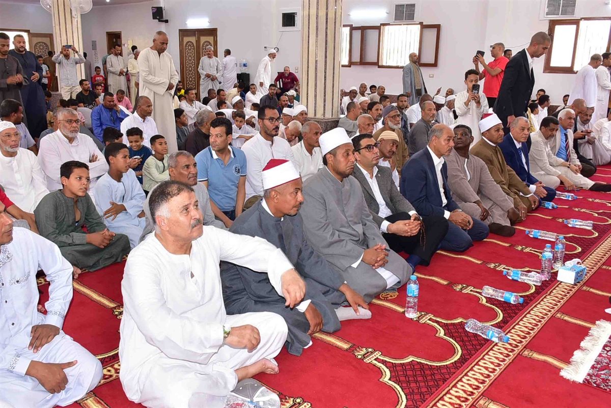 نائب محافظ الأقصر يفتتح مسجد جديد بطيبة