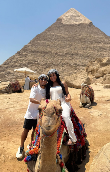 صور زيارة بيزيرا لـ الأهرامات رفقة زوجته