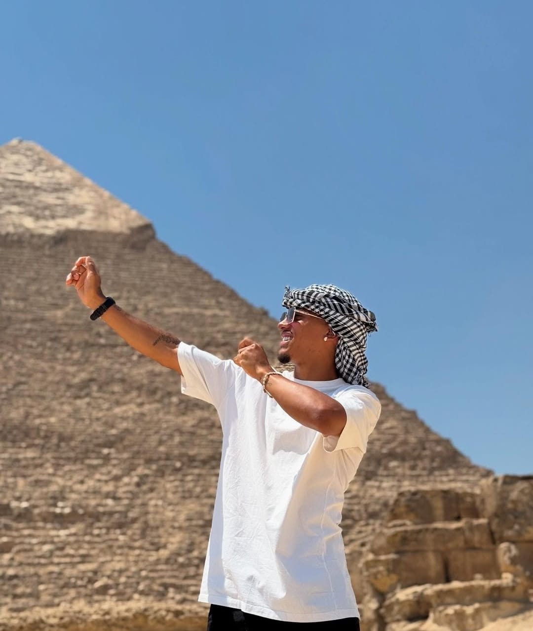 صور زيارة بيزيرا لـ الأهرامات