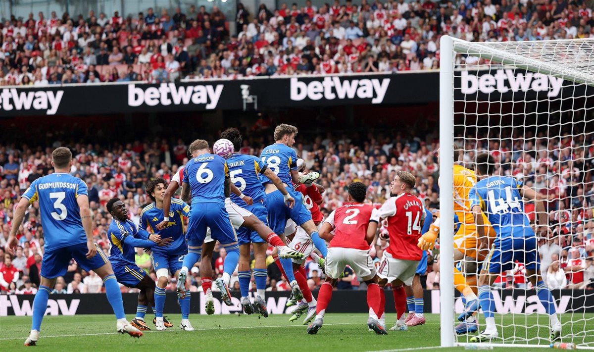 مباراة أرسنال وليدز يونايتد في الدوري الإنجليزي الممتاز