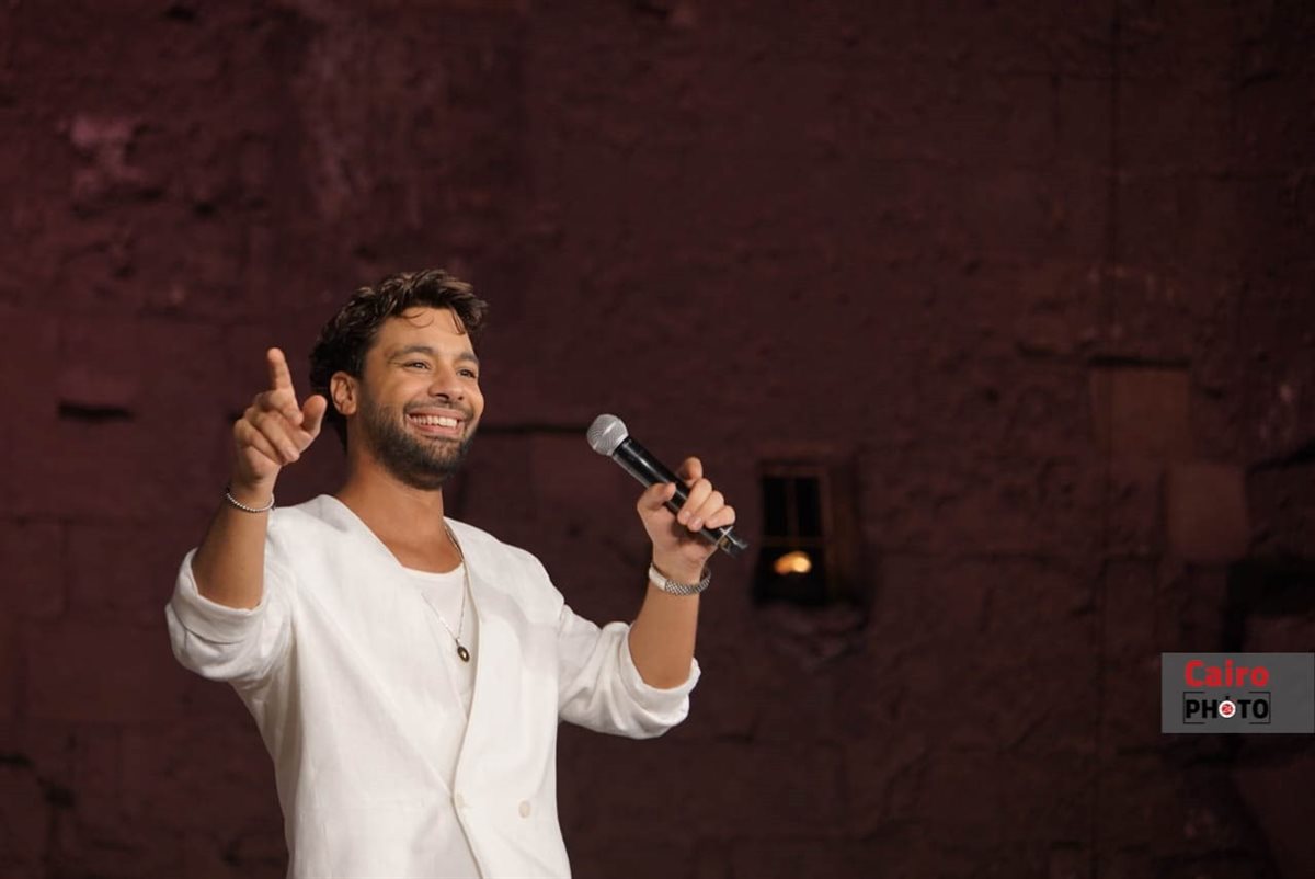 أحمد جمال يُشعل حفلة بـ ختام  فعاليات مهرجان القلعة في دورته الـ 33|صور