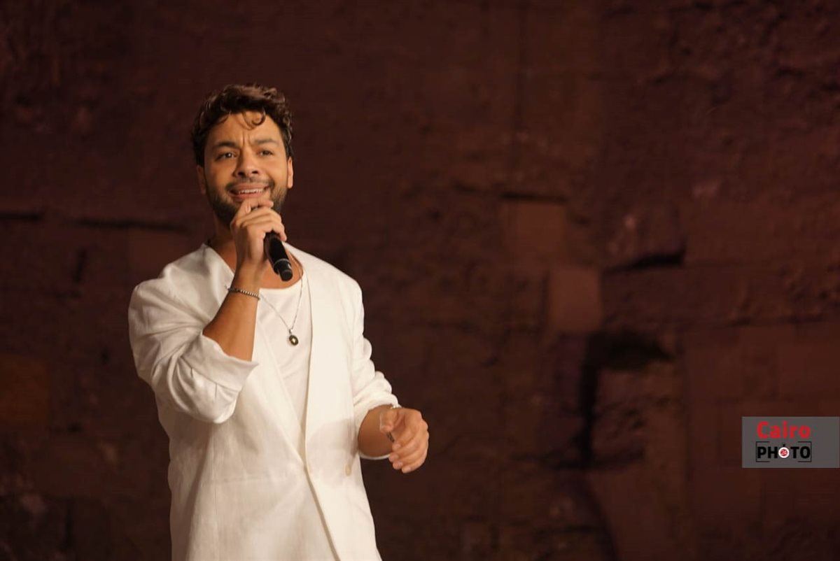 أحمد جمال يُشعل حفلة بـ ختام  فعاليات مهرجان القلعة في دورته الـ 33|صور