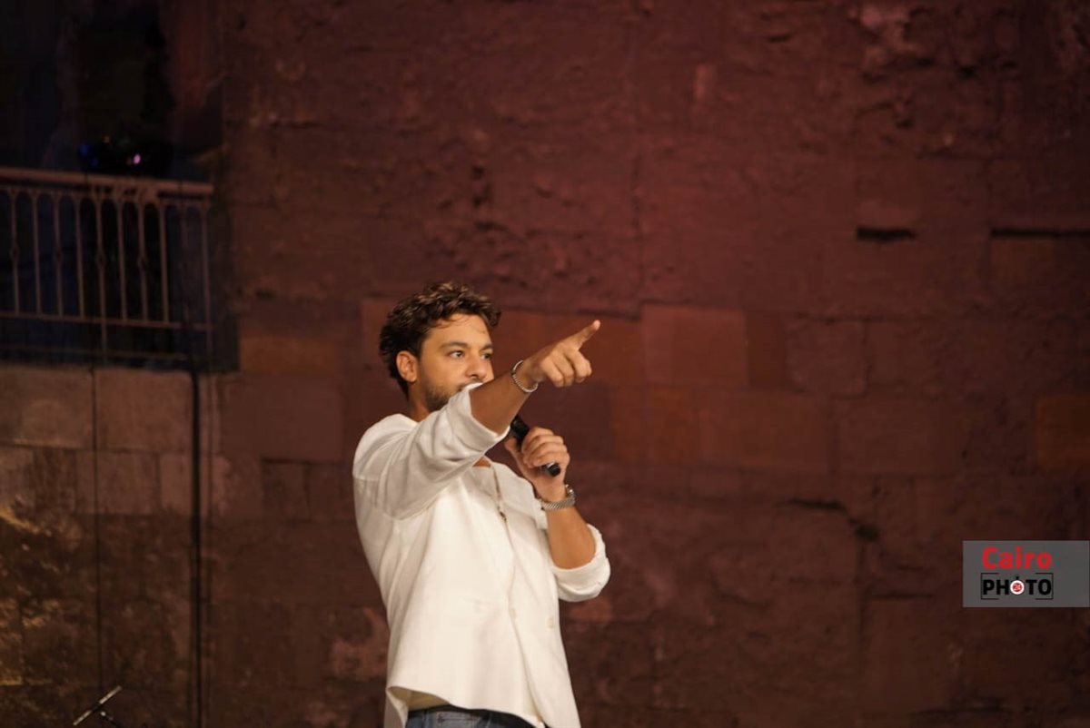أحمد جمال يُشعل حفلة بـ ختام  فعاليات مهرجان القلعة في دورته الـ 33|صور