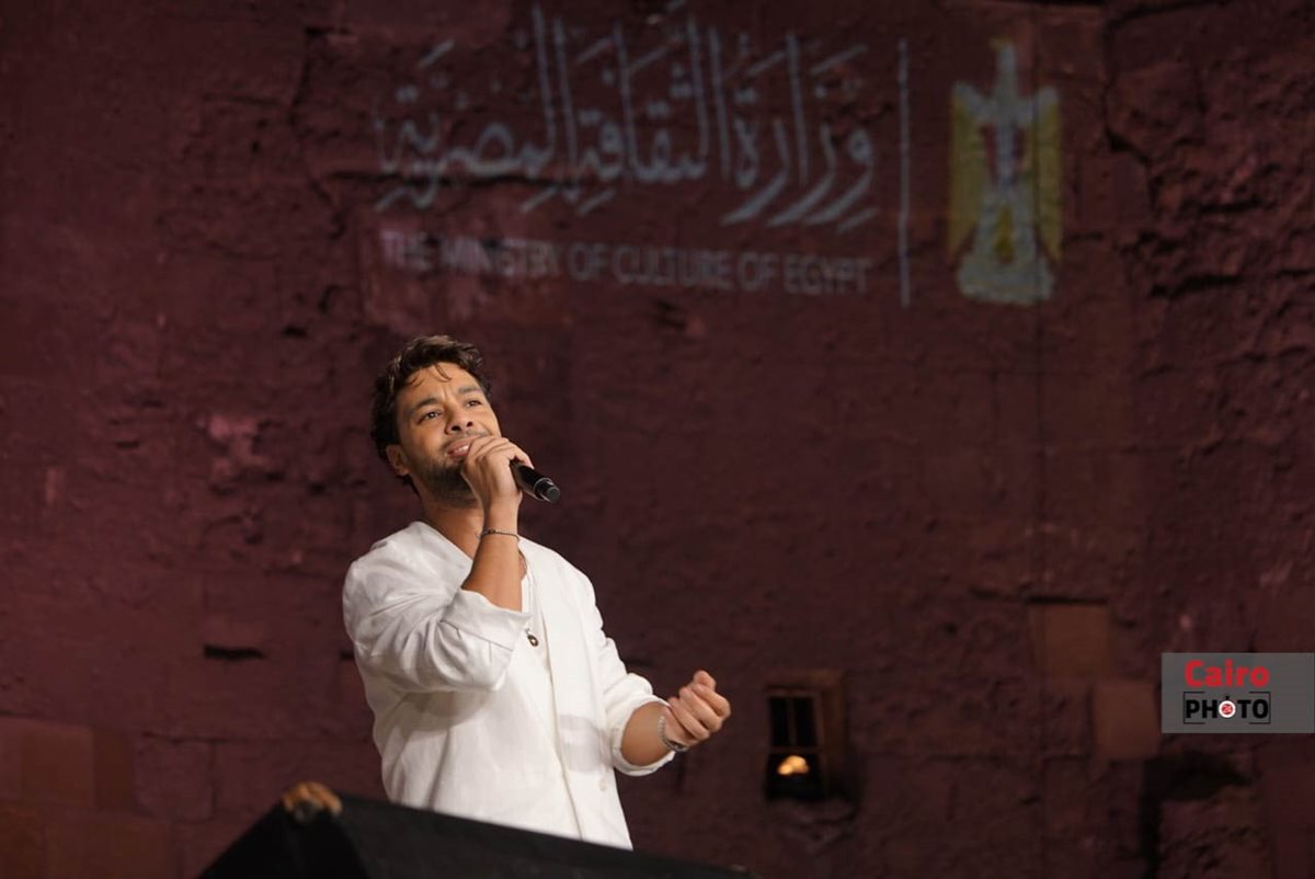 أحمد جمال يُشعل حفلة بـ ختام  فعاليات مهرجان القلعة في دورته الـ 33|صور