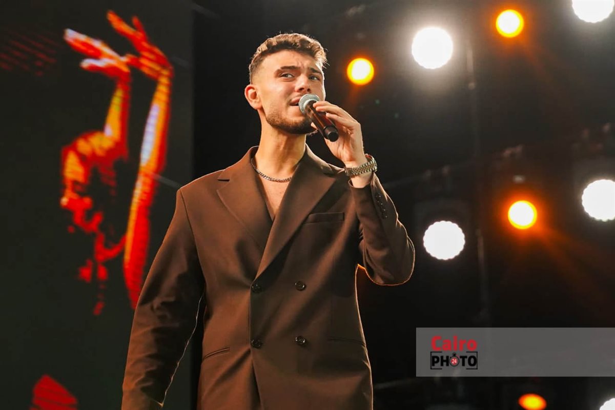 تألق النجم السوري الشامي في حفله بمهرجان مراسي “ليالي مراسي”