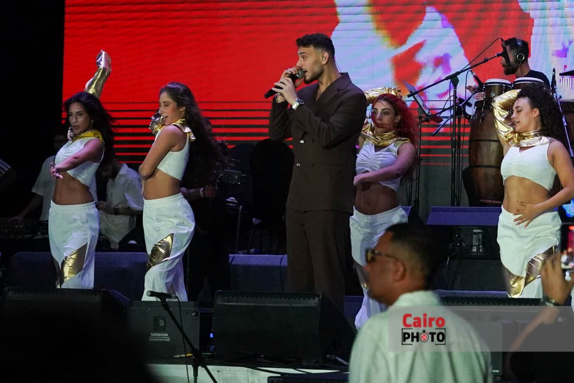 تألق النجم السوري الشامي في حفله بمهرجان مراسي “ليالي مراسي”