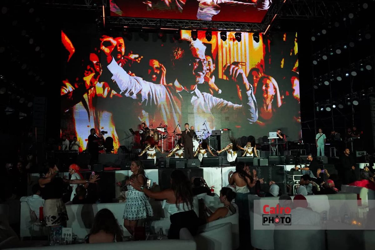 تألق النجم السوري الشامي في حفله بمهرجان مراسي “ليالي مراسي”