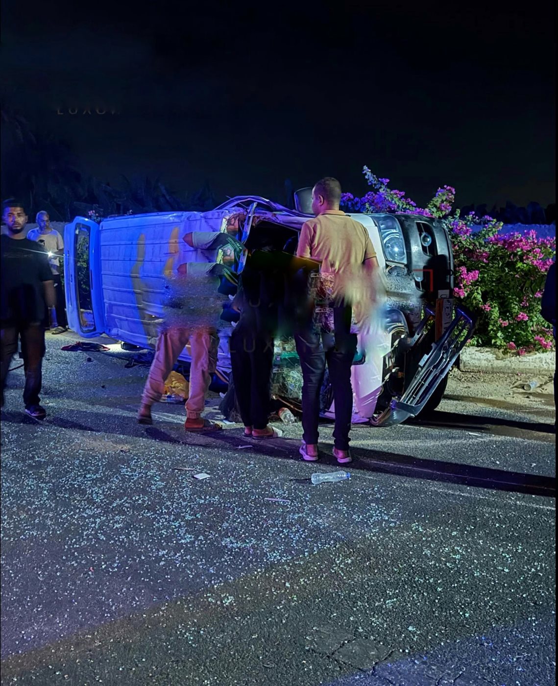 إنقلاب ميكروباص بالأقصر