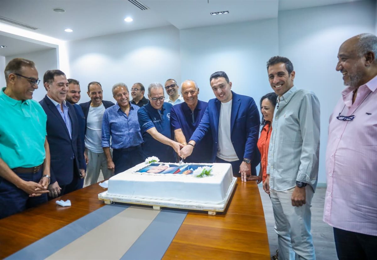 اتحاد الكرة يحتفل بفوز أحمد دياب في مجلس الشيوخ