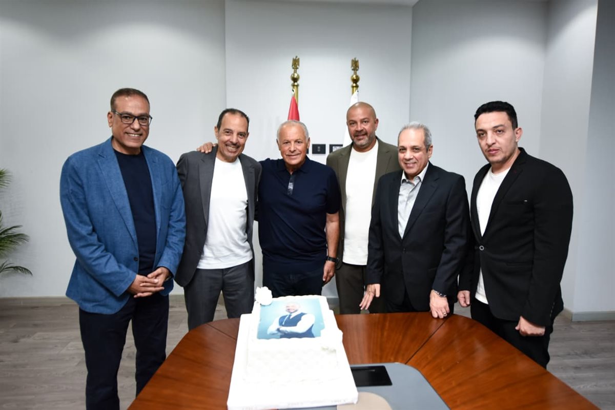 اتحاد الكرة يحتفل بفوز أحمد دياب في مجلس الشيوخ