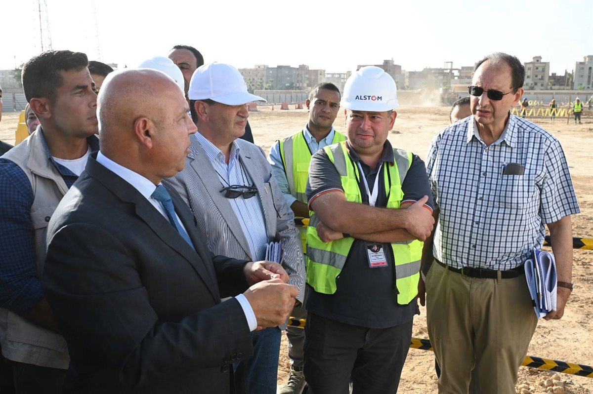 جانب من الجولة التفقدية للوزير بمجمع ألستوم الصناعي