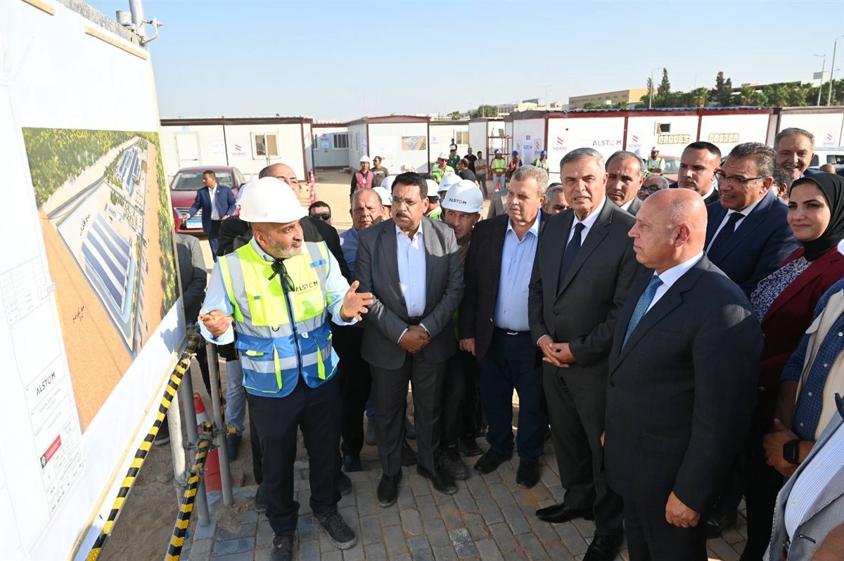 جانب من الجولة التفقدية للوزير بمجمع ألستوم الصناعي