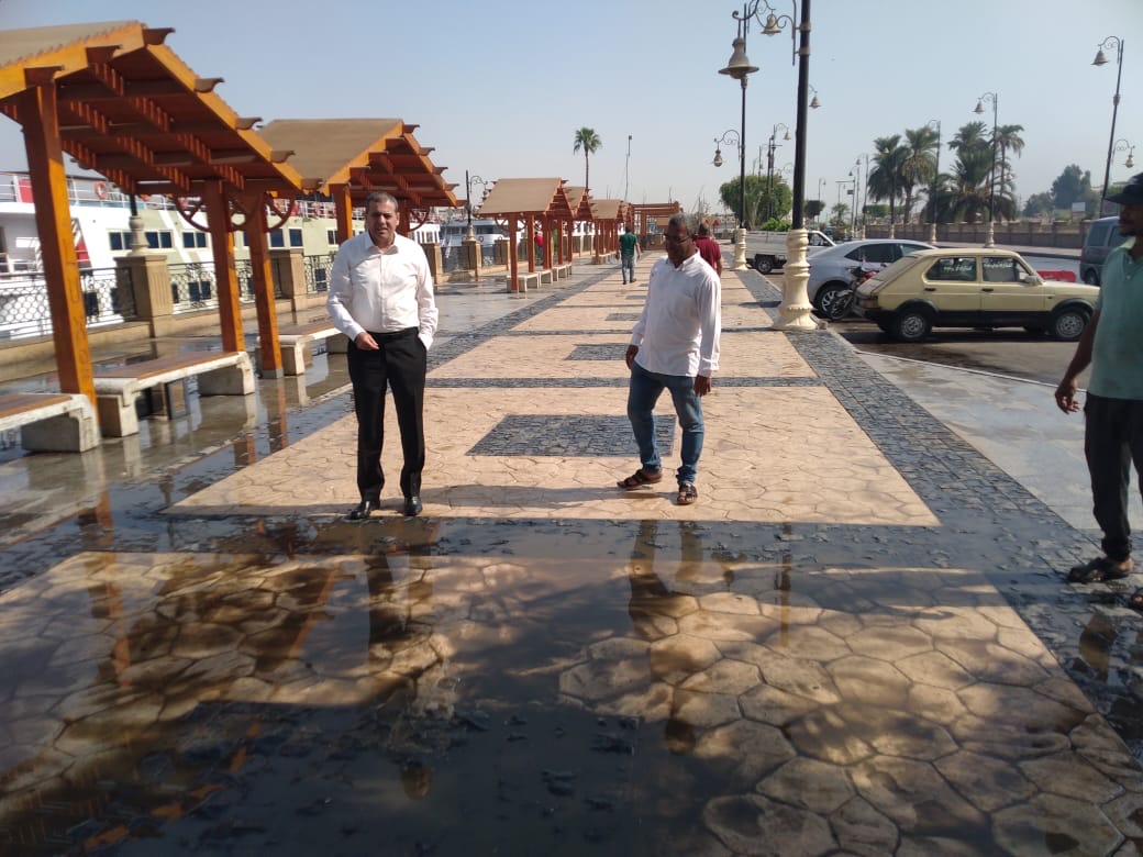 اعمال نظافة مكثفة بشوارع المدينة