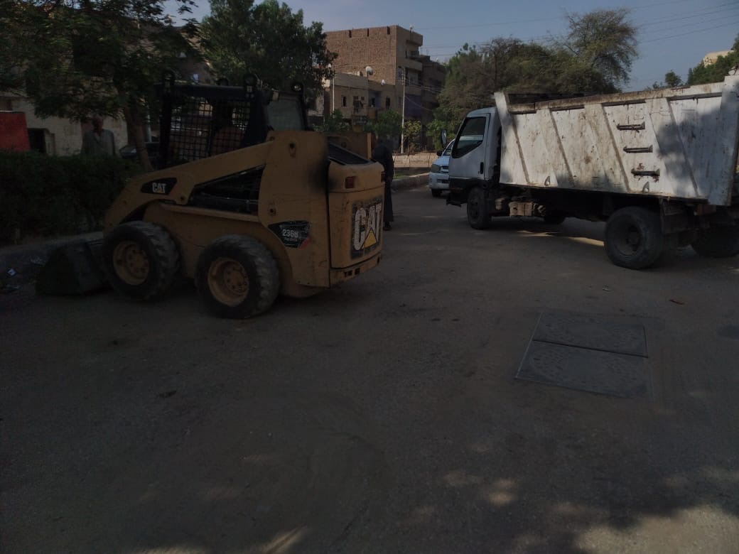اعمال نظافة مكثفة بشوارع المدينة
