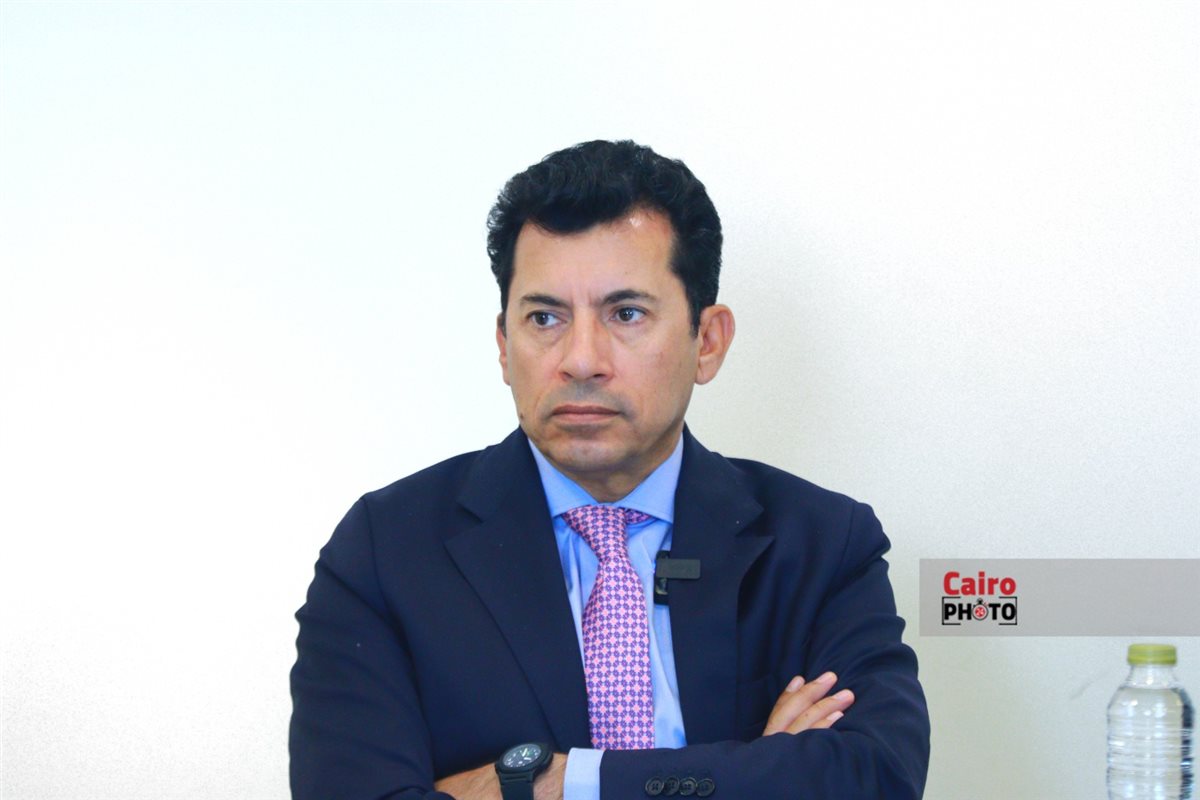 الدكتور أشرف صبحي في القاهرة 24