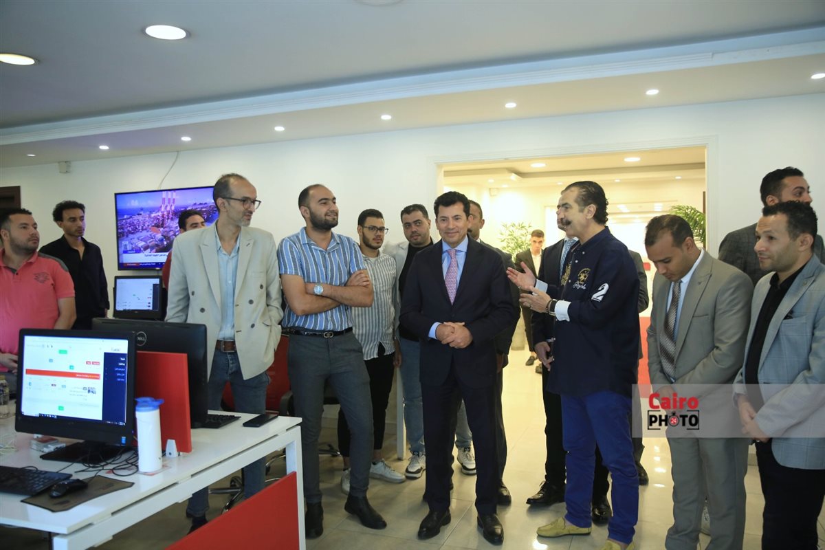 الدكتور أشرف صبحي في القاهرة 24