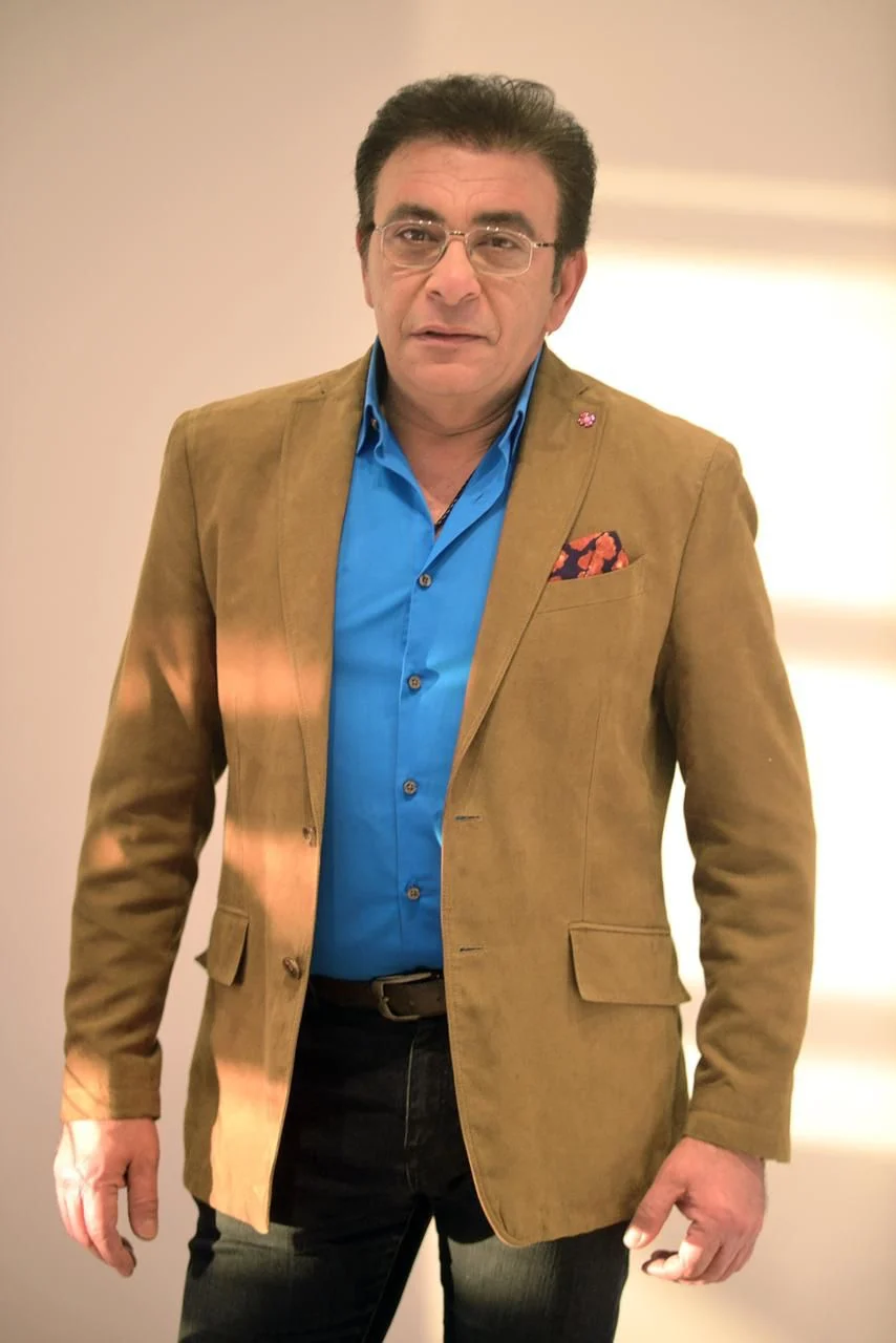 من هو الإعلامي الراحل عاطف كامل