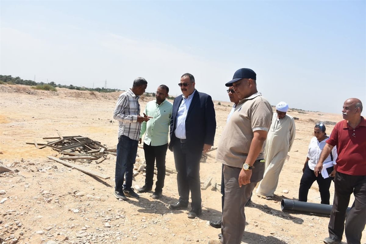 رئيس شركة مياه الأقصر وجولة موسعة بالغابة الشجرية 