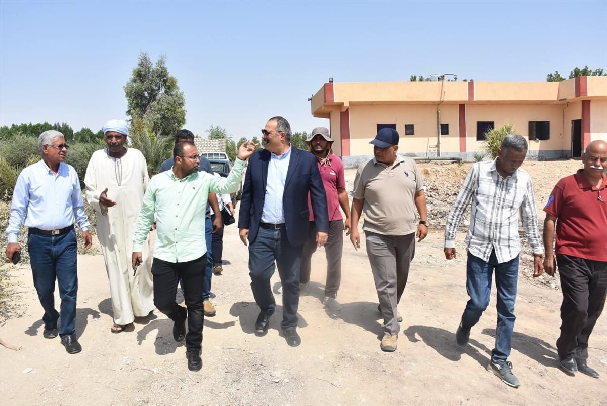 رئيس شركة مياه الأقصر وجولة موسعة بالغابة الشجرية 