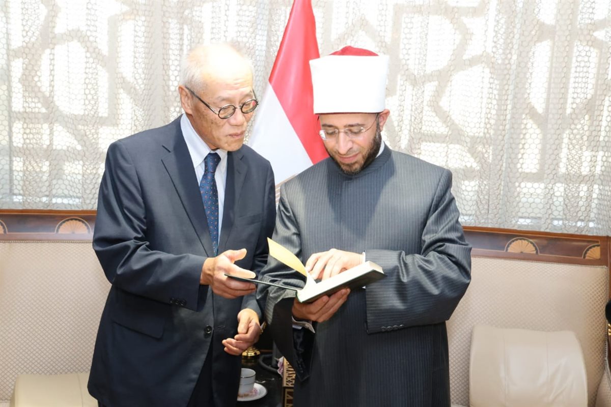 وزير الأوقاف يستقبل سفير اليابان بالقاهرة