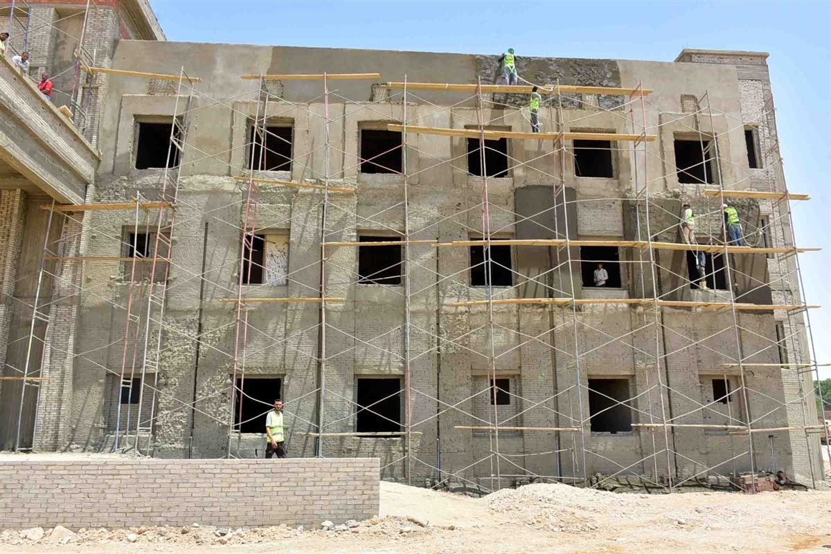 محافظ الأقصر وجولة تفقدية بالبر الغربي 