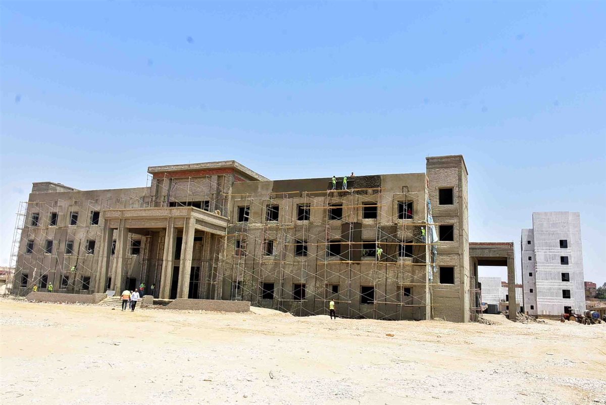 محافظ الأقصر وجولة تفقدية بالبر الغربي 