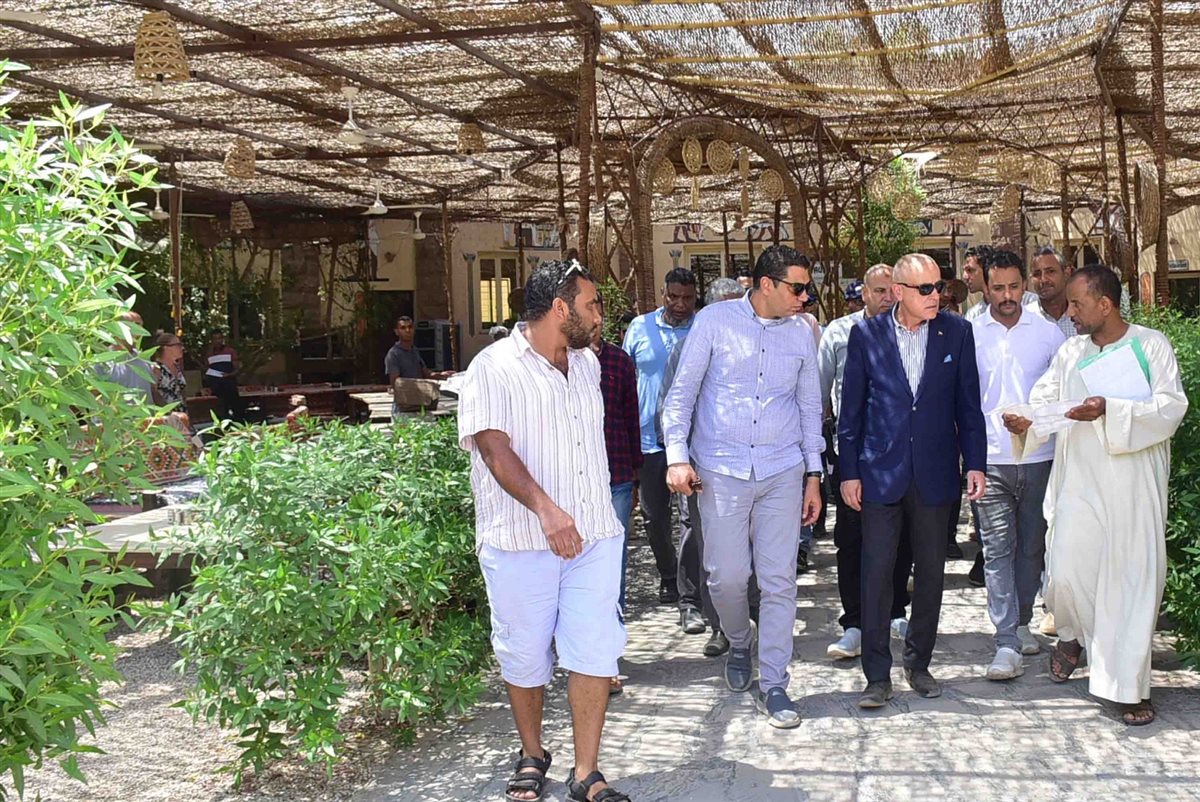 محافظ الأقصر وجولة تفقدية بالبر الغربي 