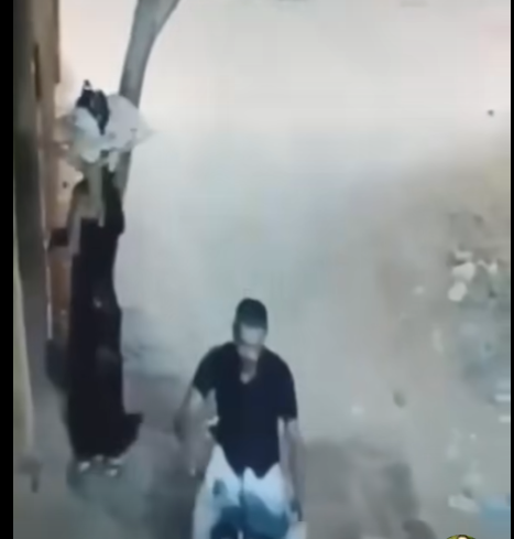 <strong>تحرش شاب بسيدة في أحد الشوارع بمدينة  السلام</strong>