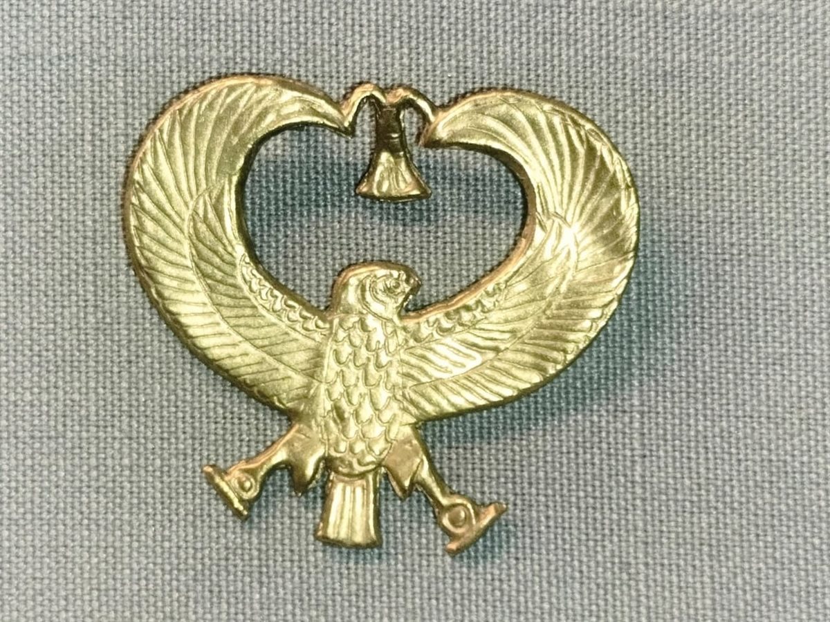 ذهب يروي أسرار ملوك تانيس في المتحف المصري بالتحرير