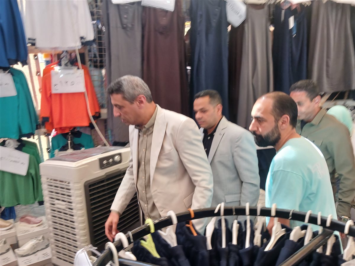 محافظ السويس يفتتح معرض أهلا بالمدارس