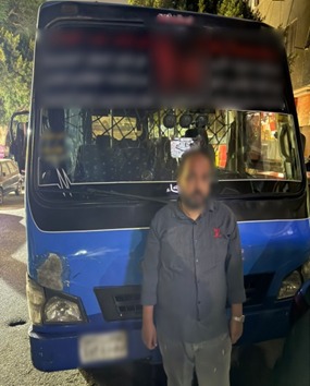 <strong>القبض على قائدي اتوبيسين لسيرهم برعونة واصطدامهما ببعضهما في مصر الجديدة </strong>