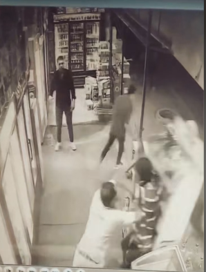 <strong>اعتداء مجموعة أشخاص على شاب في بني سويف </strong>