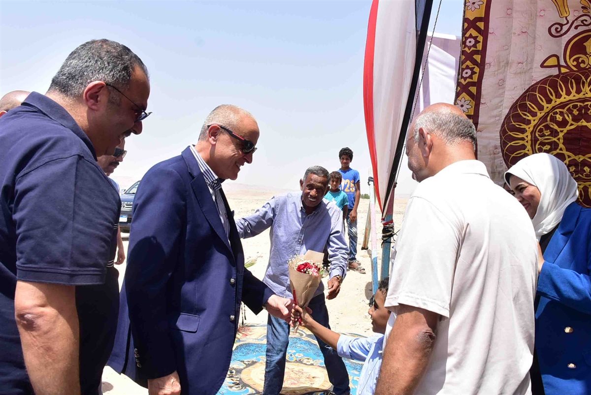 محافظ الأقصر يتفقد الغابة الشجرية بالقرنةً 