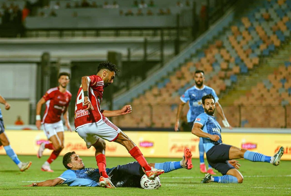 لقطة احتساب ركلة جزاء لحسين الشحات في مباراة بيراميدز