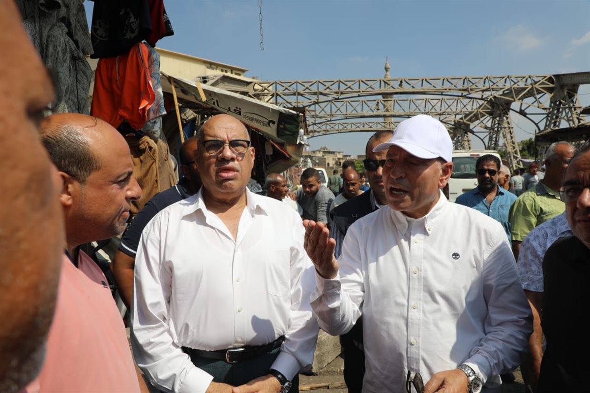 محافظ القاهرة يشدد على إزالة كافة الإشغالات المتواجدة أعلى كوبري الليمون التراثى