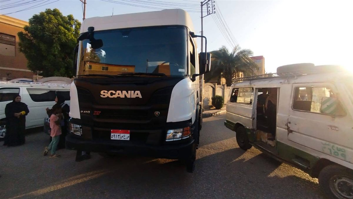 توفير سيارات مياه للمواطنين بإسنا