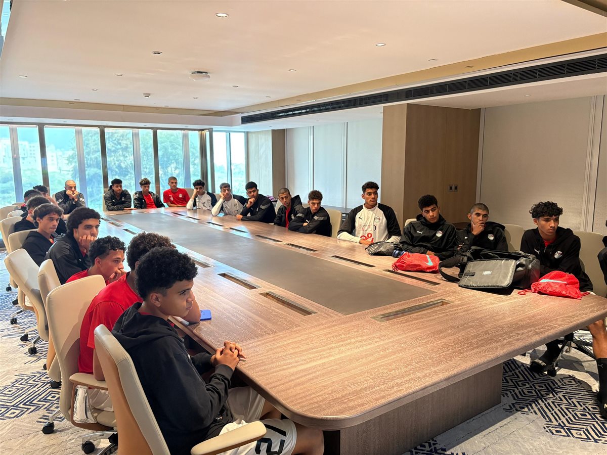 محاضرة للاعبي منتخب الناشئين (2)