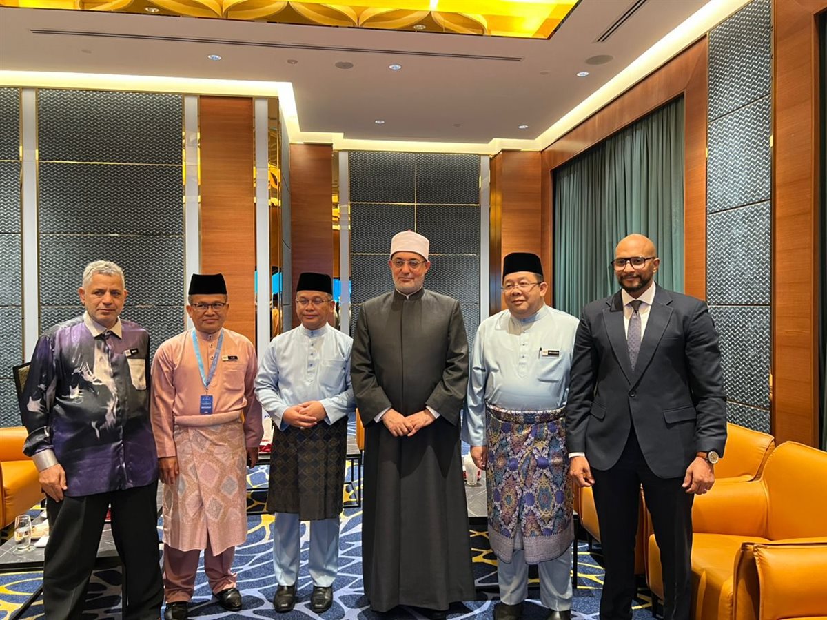 الدكتور نظير عياد